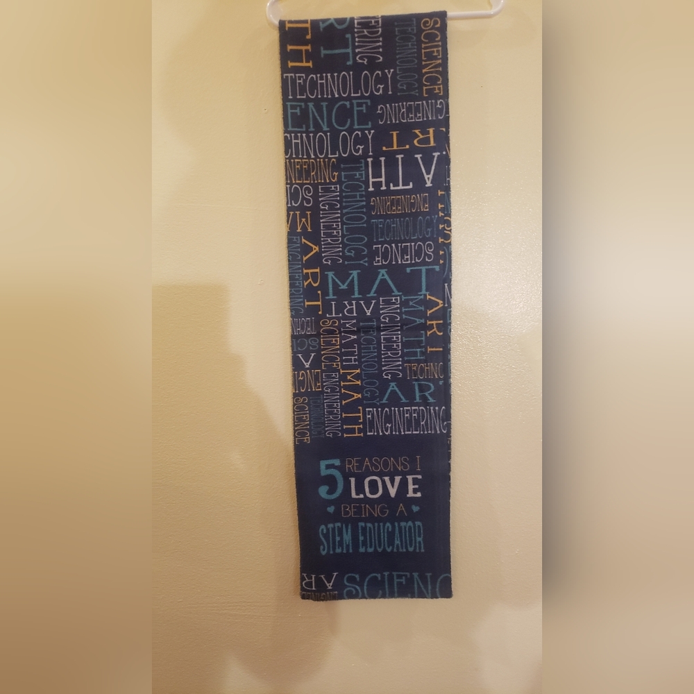 Teachers Gift - Unisex Plush soft neck scarf with message of Love for teaching